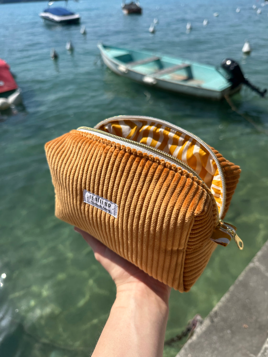 Trousse velours or