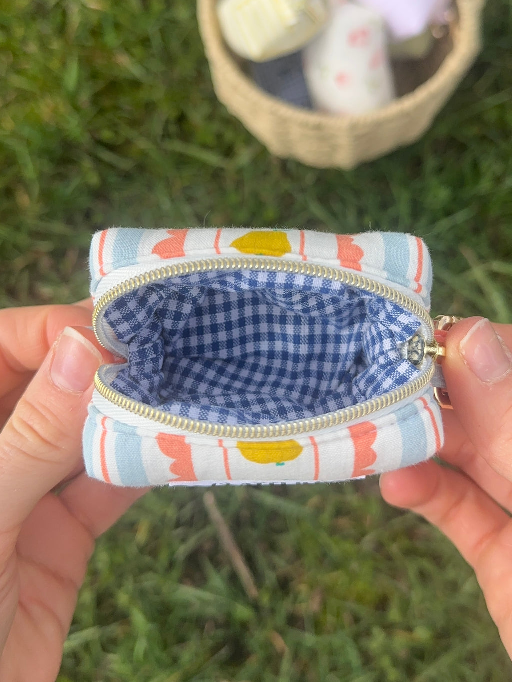 Mini trousse écouteurs poire