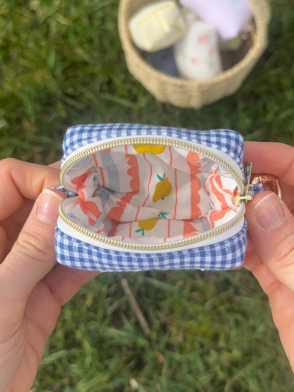 Mini trousse écouteurs vichy bleu