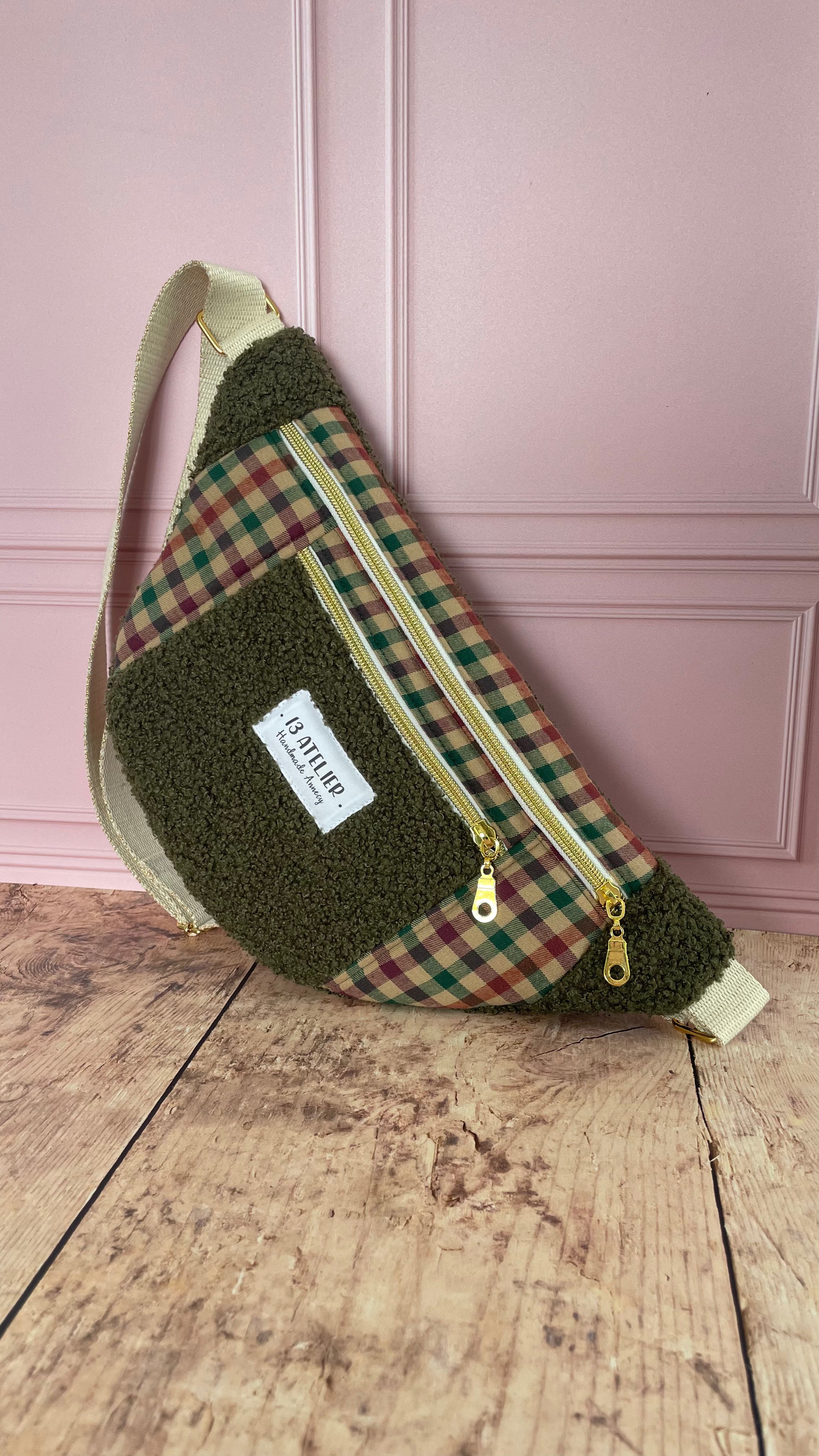 Sac banane bi matière bouclette