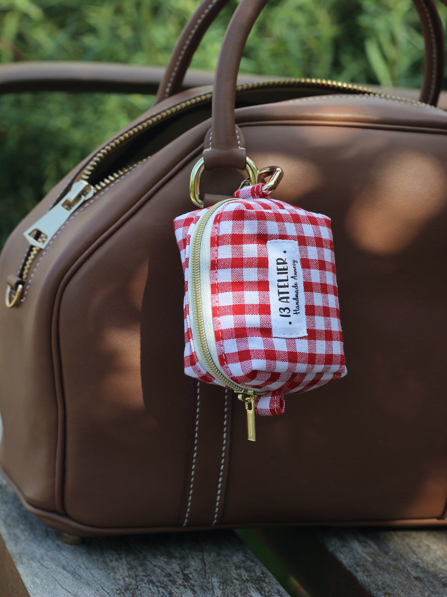 Mini trousse écouteurs vichy rouge