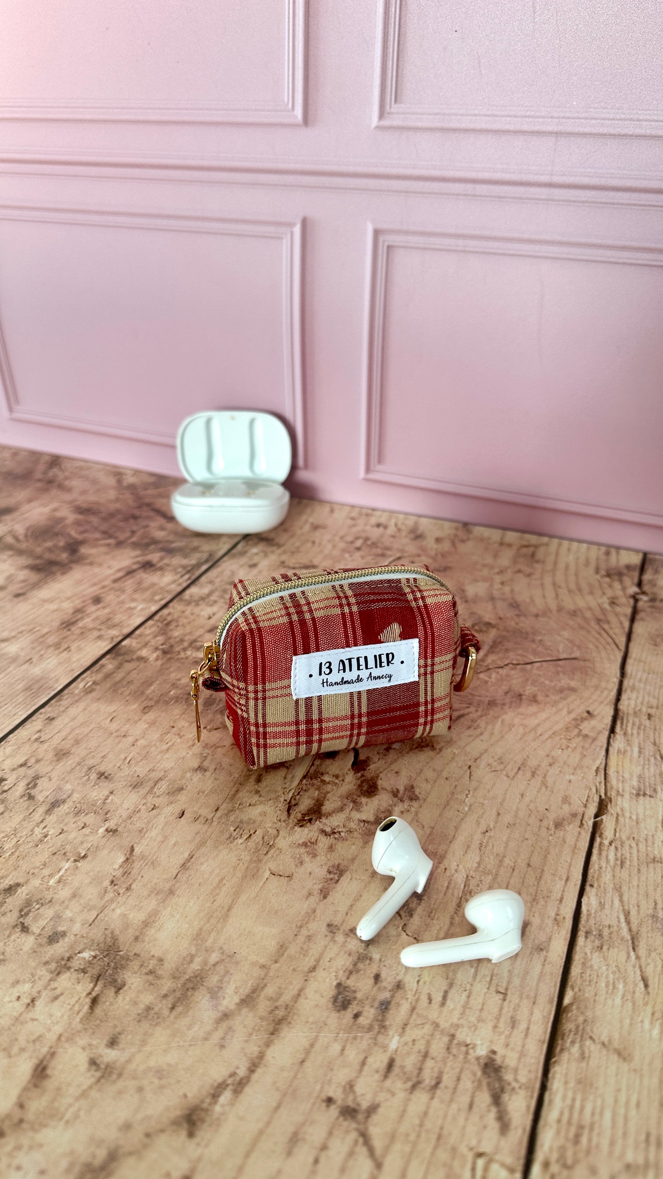 Mini trousse écouteurs carreaux
