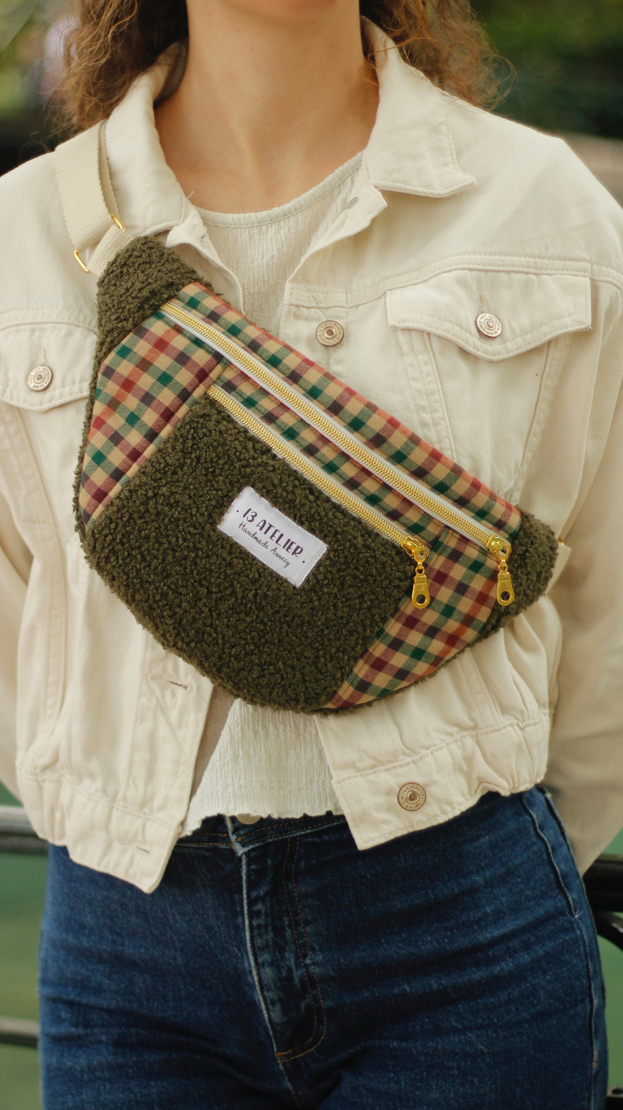 Sac banane bi matière bouclette