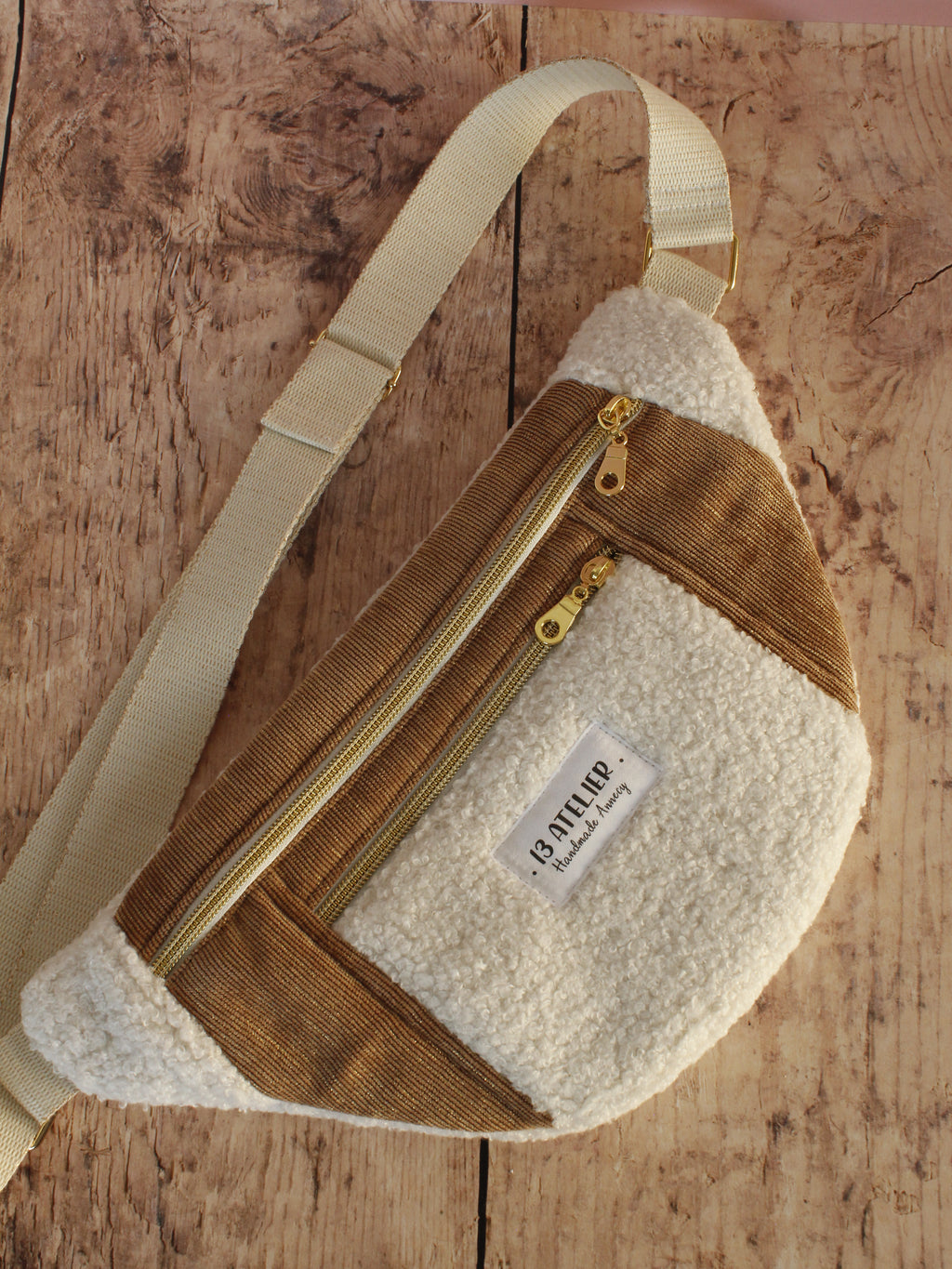 Sac banane bi matière bouclette