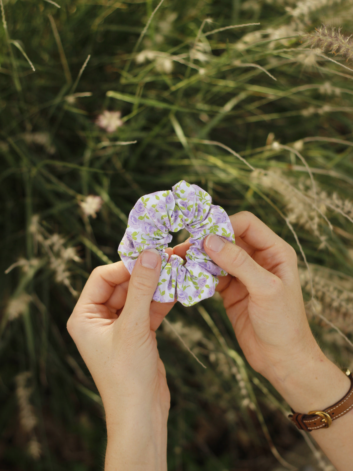 Chouchou fleurs violettes