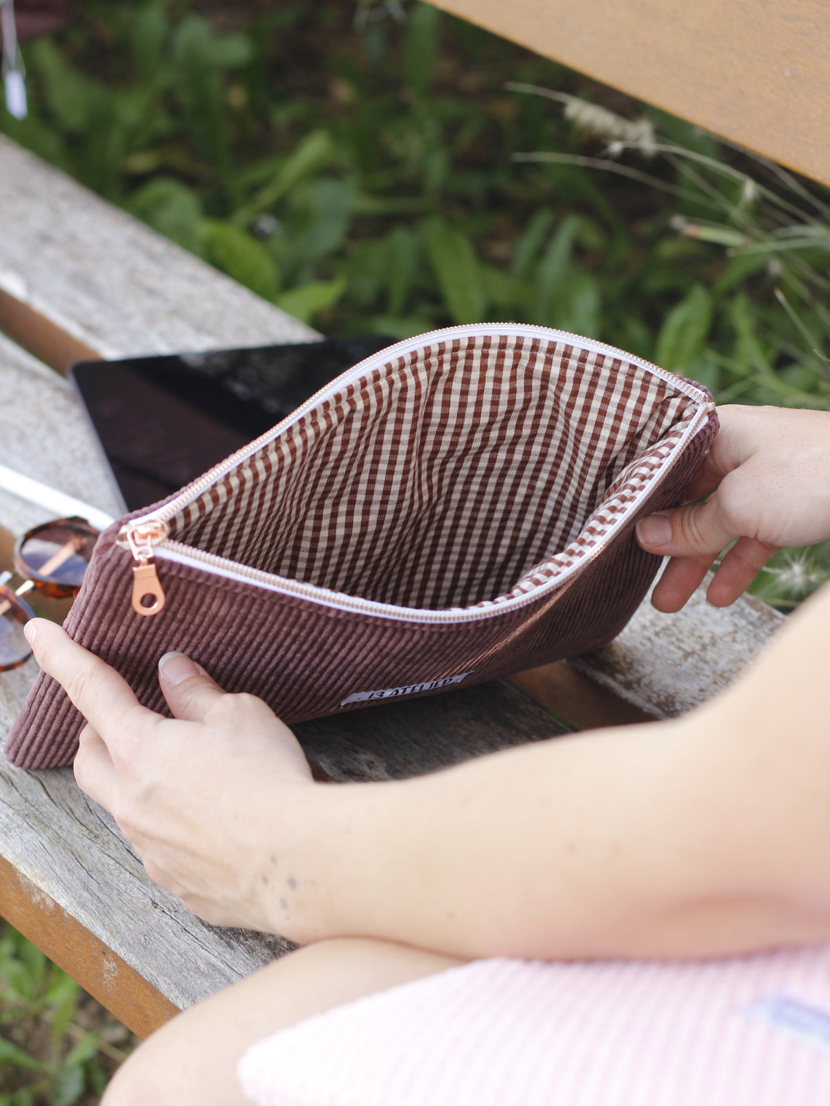 Pochette tablette/ordinateur velours marron