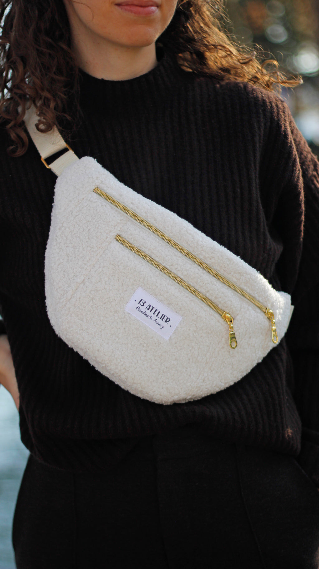 Sac banane bouclette blanche