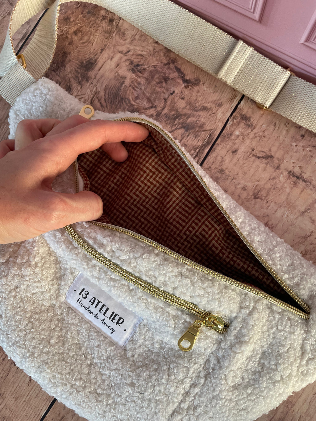 Sac banane bouclette blanche