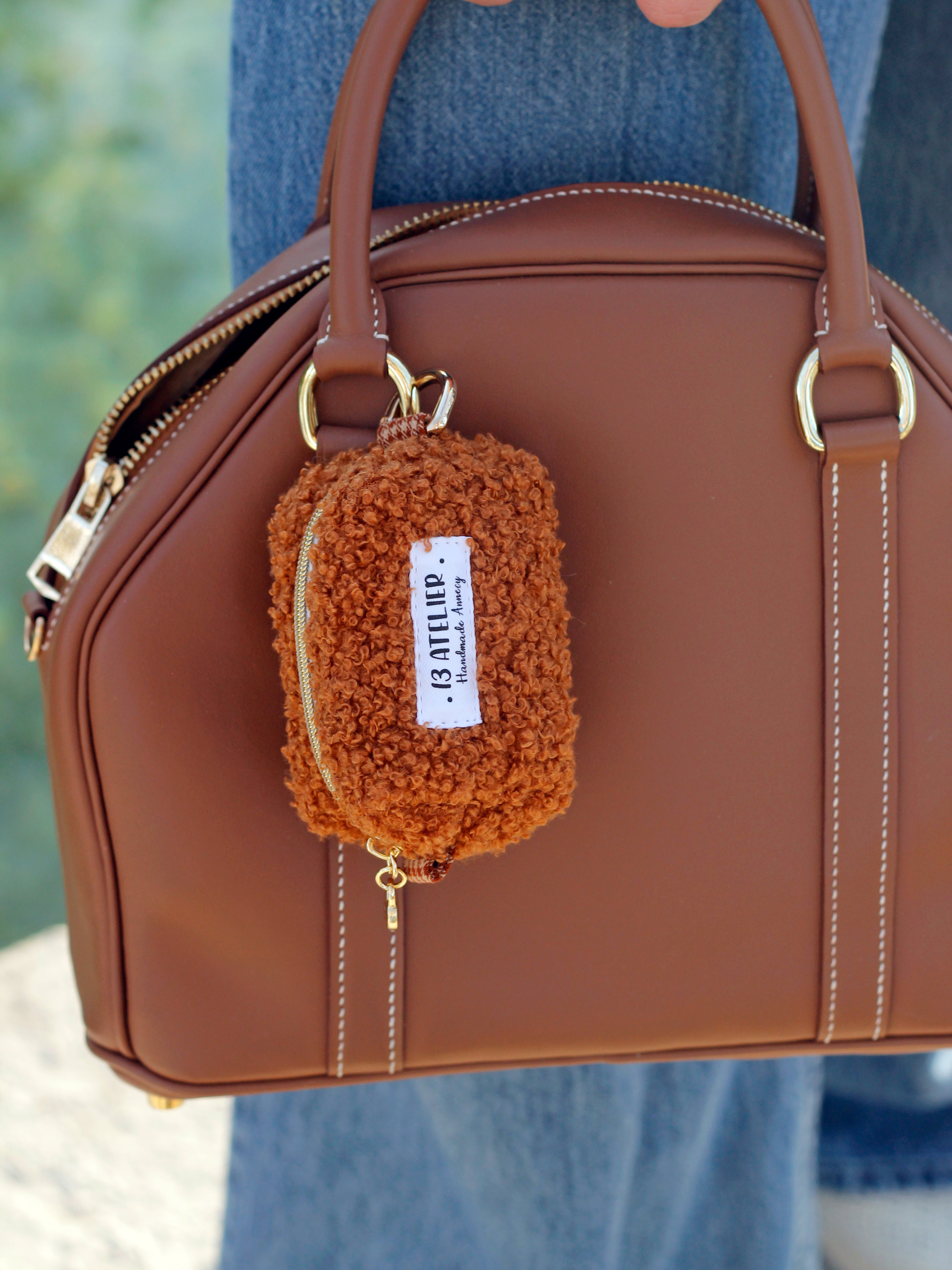 Mini trousse écouteurs bouclette marron
