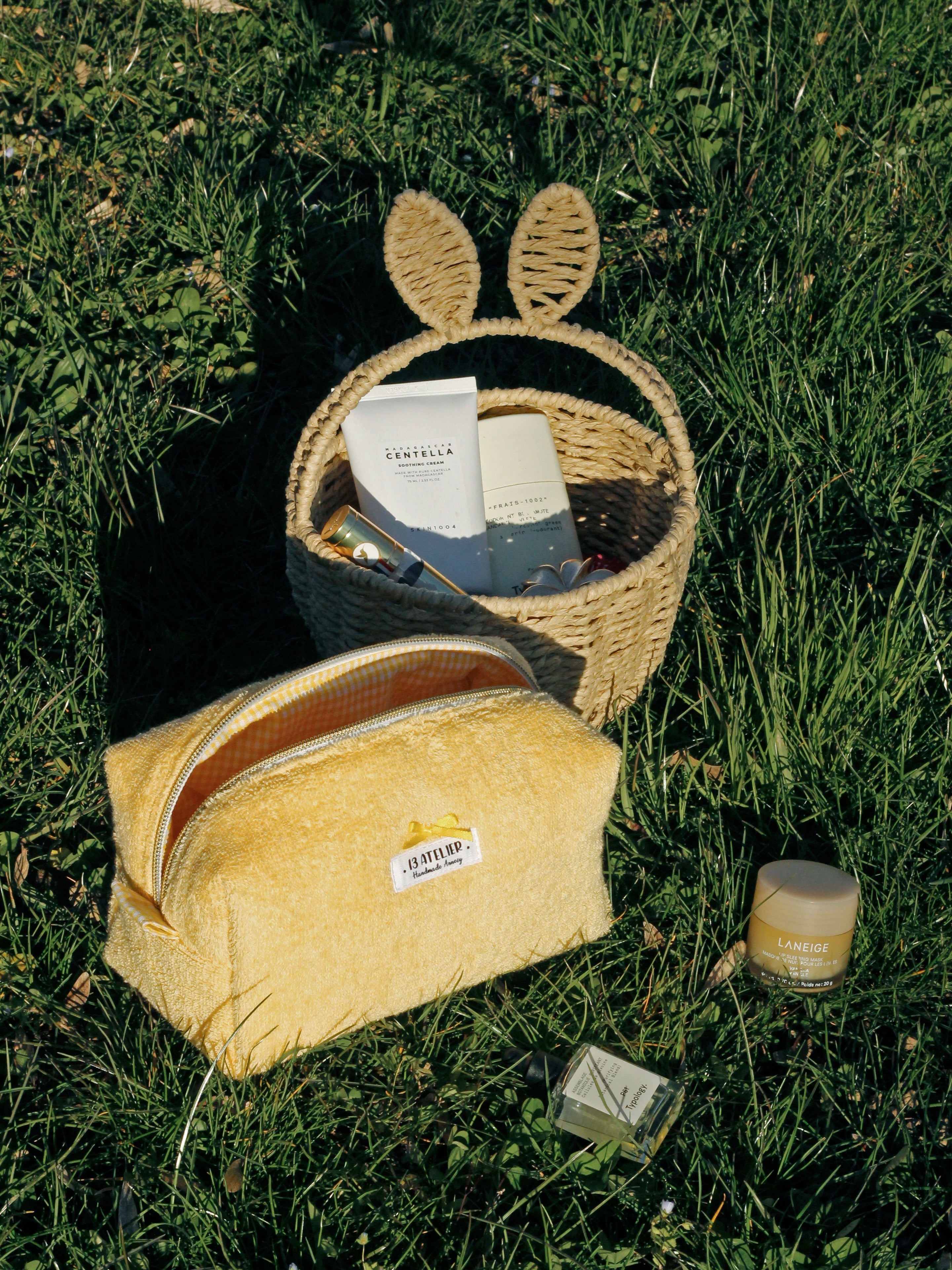 Trousse éponge jaune